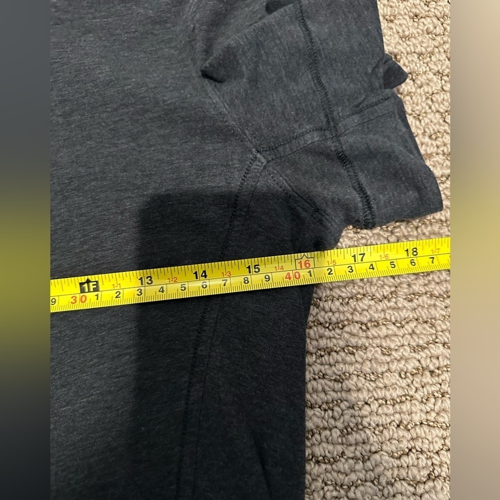lululemon dark gray Tee t-shirt short sleeve size M / 8 Soft A159 - Picture 4 of 4